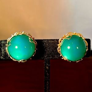 Vintage Clip-on Earrings Teal Green Gold Tone Setting